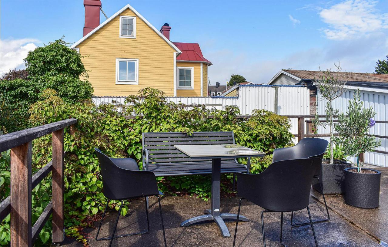 Cozy Home In Karlskrona With Kitchen Zewnętrze zdjęcie